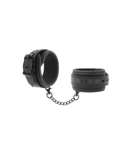 Fetish Submissive esposas con cadena